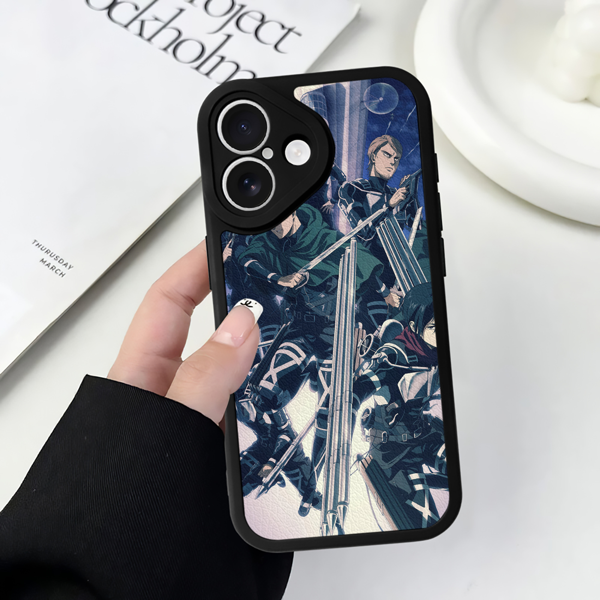 （画像用） 進撃の巨人 Attack on Titan 【iPhone 16シリーズ対応】シリコンスマホケース（レザー調） 材質：シリコン